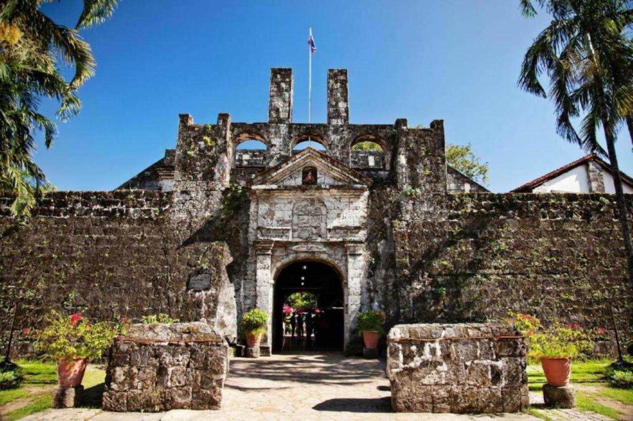 Bunks Hostel (Adults Only) Cebu Buitenkant foto