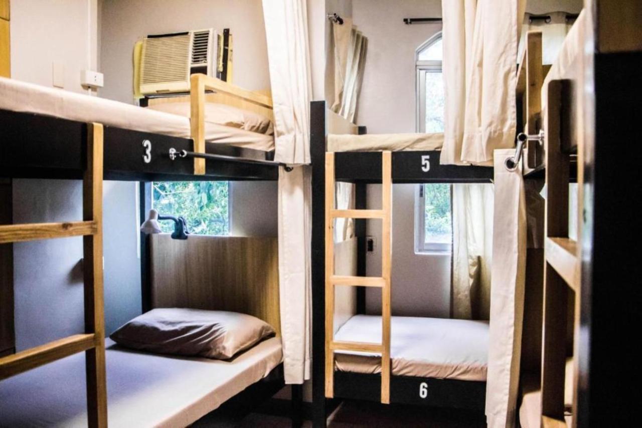 Bunks Hostel (Adults Only) Cebu Buitenkant foto