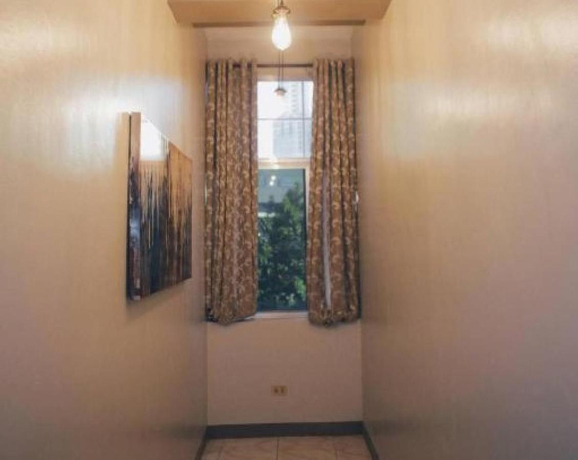 Bunks Hostel (Adults Only) Cebu Buitenkant foto