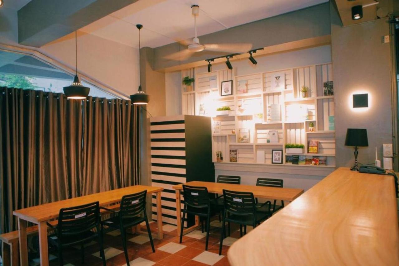 Bunks Hostel (Adults Only) Cebu Buitenkant foto