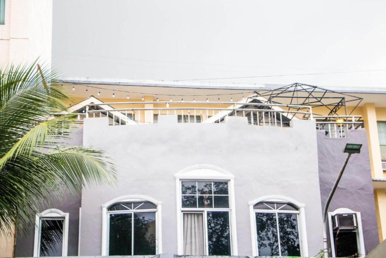 Bunks Hostel (Adults Only) Cebu Buitenkant foto