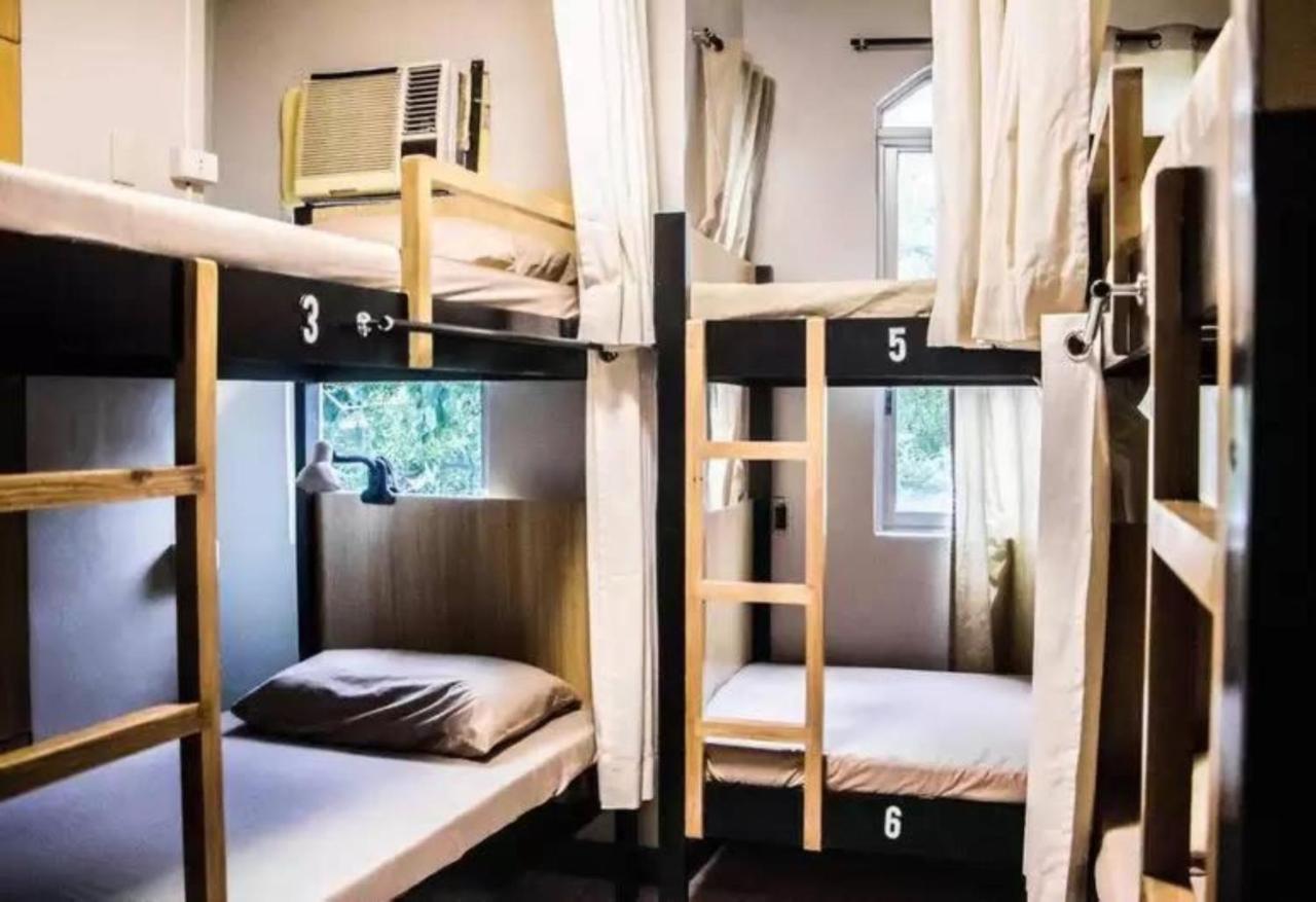 Bunks Hostel (Adults Only) Cebu Buitenkant foto